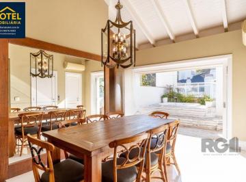 Casa · 567m² · 3 Quartos · 3 Vagas · Casa em Condomínio Mobiliada com 567m² no Boa Vista, 3 suítes, sendo uma master com closet e sacada 