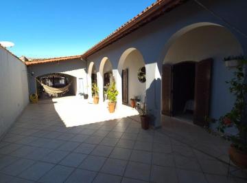 Casa de 4 quartos, Itanhaém · Casa para Venda, Itanhaém. Possui 02 dormitórios e edícula