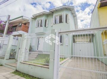469251_ic36Q98xv24K82T5Ue_469251685e9ee52eeab.jpg · Casa de 300 m² com 4 suítes, 4 vagas, piscina