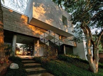 695715_iQDR1N45Z7s_69571568361b820af63.jpg · Casa cinematográfica na Chácara das Pedras 3 dormitórios,1 escritório,academia,piscin e muita área v