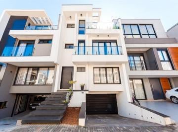 Casa · 214m² · 2 Quartos · 3 Vagas · Condomínio com 2 quartos à venda em Pinheirinho - PR