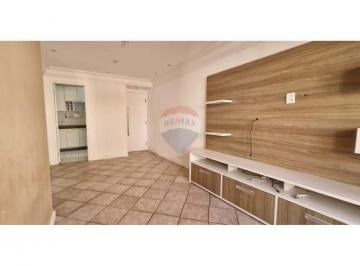 Apartamento · 70m² · 2 Quartos · 1 Vaga · Excelente 2/4 no Costa Azul - Oportunidade de Locação