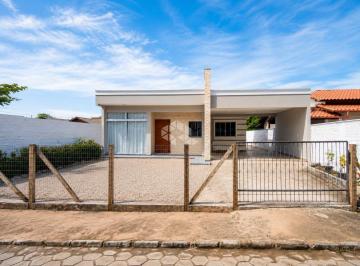 Casa · 160m² · 3 Quartos · 2 Vagas · Linda Casa com 3 Quartos, Suíte e Piscina à Venda em Barra do Aririú - Palhoça/SC por R$ 595.000