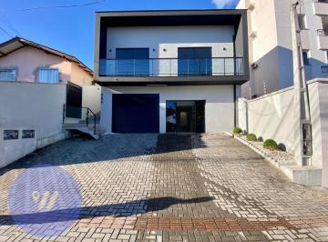Casa · 411m² · 3 Quartos · 3 Vagas · Sobrado em Saguaçu - Joinville, SC
