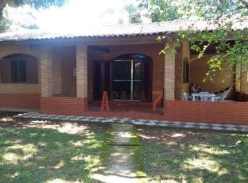 994556ee500af0fd14e030dac3584a3eb0b8f03e · Casa com 3 quartos na Praia do Paúba - São Sebastião/SP