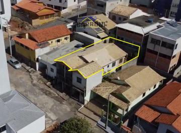 Casa · 208m² · 6 Quartos · 2 Vagas · Casa à venda com 2 pavimentos - Bairro Jardim América - Carmópolis de Minas - MG.