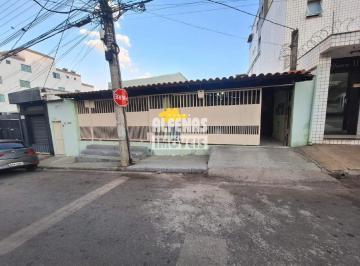 Casa · 250m² · 3 Quartos · Casa a venda com 04 vagas de garagem e 03 quartos