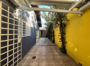Casa · 120m² · 3 Quartos · 4 Vagas · Casa com Jardim em Rua Fechada e Segurança 24h na Vila Madalena