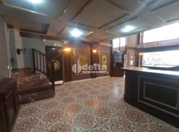 NULL · Loja disponível para locação no bairro Fundinho em Uberlândia-MG.