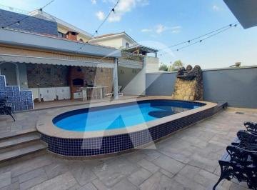 Casa · 450m² · 4 Quartos · 5 Vagas · Sobrado com 4 dormitórios com suítes, 3 salas, cozinha, 8 banheiros e 5 vagas de garagem.
