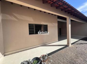 Casa · 360m² · 4 Quartos · 4 Vagas · Casa disponível para venda no bairro Santa Mônica em Uberlândia MG