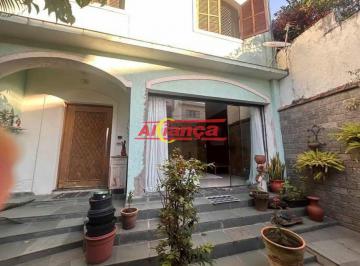 Casa · 240m² · 3 Quartos · 2 Vagas · Casa na Vila Augusta com 3 quartos e 4 banheiros