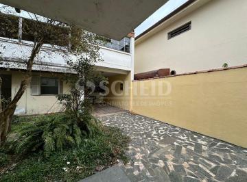 Casa · 155m² · 3 Quartos · 2 Vagas · Casa com 3 quartos, 2 vagas , 2 banheiros, edícula, quintal, varanda, corredores laterais.
