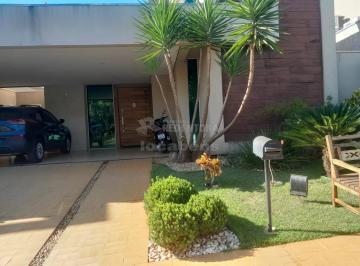 Casa · 400m² · 3 Quartos · 4 Vagas · Residencial Recanto do Lago- Casa com 3 dormitórios e garagem coberta.