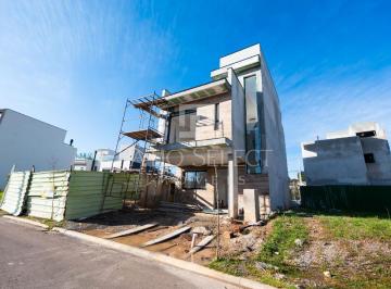 Casa · 160m² · 3 Quartos · 2 Vagas · Casa de condomínio com 160 m², 3 quartos sendo 3 s