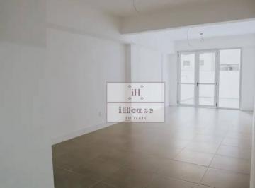 1e55216b628a9d5b2b28deb5dfa38cfaffe587be · Sala no centro divisa com o Lourdes.