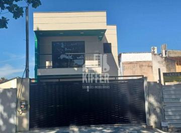 a2b391f3f29dccc1effe2dfad2b2ea82df0ac4af · Casa em São Francisco - 3 quartos, 2 suítes, piscina e churrasqueira