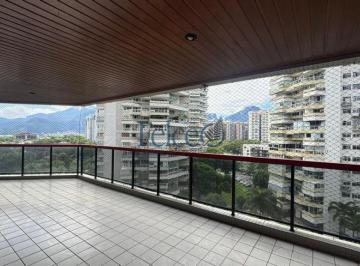 Apartamento · 129m² · 3 Quartos · 2 Vagas · Apartamento magnífico com 129 m² - 3 suítes e sol da manhã.