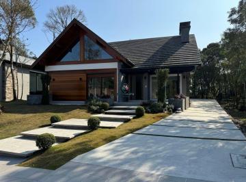 Casa · 300m² · 3 Quartos · 2 Vagas · Casa 3 suítes a venda no loteamento Terras Altas em Gramado