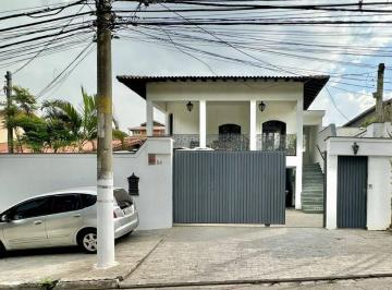 Casa de 4 quartos, Cotia · Excelente casa à venda com 4 suítes e localização privilegiada ao lado do Shopping Granja Viana