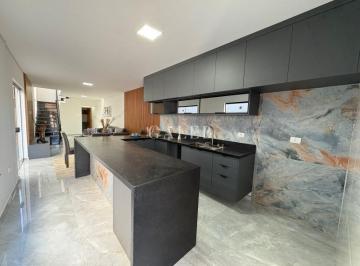 Foto 01 · Imperdível oportunidade de compra: Casa 3 suítes no Jardim do Lago, Atibaia-SP! 200m², 2 salas, 5 ba