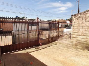 Casa de 3 quartos, Ceilândia · OPORTUNIDADE DE INVESNTIMENTO! – QNO 20 - CASA COM 3 QTS + QUINTAL NOS FUNDOS