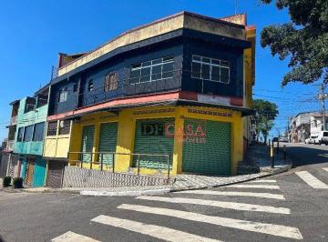 Casa · 218m² · 7 Quartos · 2 Vagas · Prédio Comercial em Itaquera