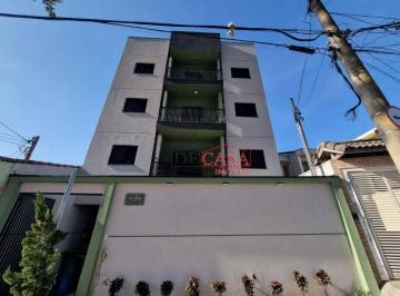 fe64ecf2f548f2bfdfcce9ecee8a5510387775fc · Apartamento a venda próximo ao metrô Patriarca com 2 dormitórios e quintal.