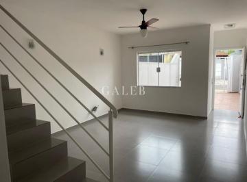 Foto 01 · Casa à venda em Atibaia-SP, no Jardim Brogotá! 3 quartos, 1 suíte, 107,64m². Imperdível oportunidade