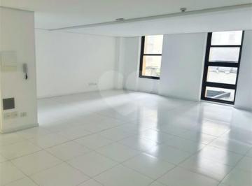 Comercial de 1 quarto, Curitiba · Sala comercial com 72m² no All You Need Centro