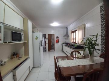 7432_i3Dtek6pt768ed7WHP_743265ce7e0f71d84.jpg · Sobrado repleto armários dentro  da Ferradura