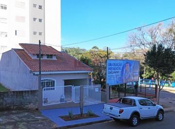 Casa · 131m² · 4 Quartos · 5 Vagas · Versatilidade em Localização Estratégica – Ideal para Morar ou Investir