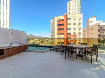 Apartamento · 212m² · 3 Quartos · 3 Vagas · Apartamento com piscina à venda no centro de Balneário Camboriú