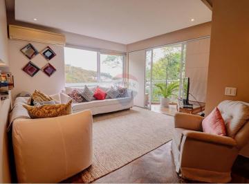 Casa · 218m² · 3 Quartos · 2 Vagas · Um refúgio para chamar de seu em meio a fauna e a flora, a poucos minutos da praia.