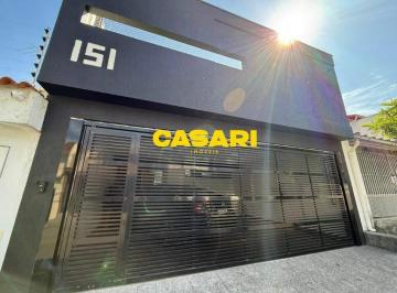 Casa · 190m² · 2 Quartos · 3 Vagas · Sobrado Moderno e Reformado com 2 Dormitórios, Piscina e Área Gourmet – 190m²