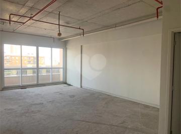 Comercial · 102m² · Salas à venda em Vila nilva - SP