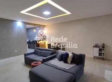 Casa · 170m² · 3 Quartos · 2 Vagas · Casa à venda, Conjunto 4, Quadra 4 com 3 quartos, 1 suíte, piscina - Arniqueiras.