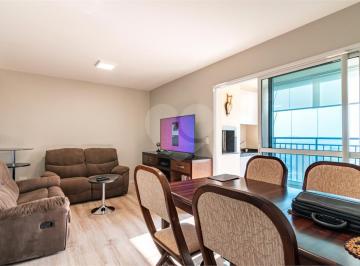 Apartamento de 2 quartos, Curitiba · Apartamento 02 dormitórios , bairro Centro 041 997104652