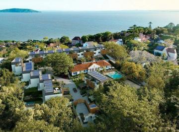 Casa · 306m² · 3 Quartos · 2 Vagas · Casa em condomínio com 3 suítes, 4 Banheiros e 2 Vagas no Bairro Vila Conceição