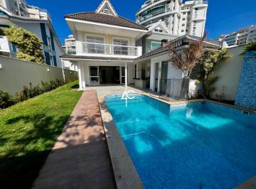 Foto 01 · Casa de Luxo Mobiliada para Locação na Barra da Tijuca - 4 Quartos, 4 Suítes, 2 Salas, 6 Banheiros, 