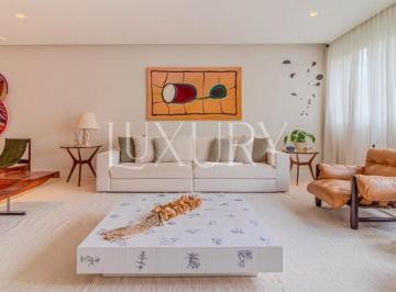 1 · Apartamento totalmente reformado com 290 m², suítes espaçosas  à venda no bairro Itaim Bibi.