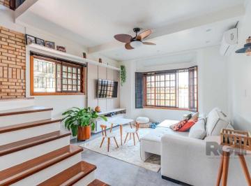 Casa · 223m² · 3 Quartos · 2 Vagas · Casa em condomínio fechado, 3 dormitórios, suíte e duas vagas de garagem
