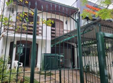 Casa · 400m² · 5 Quartos · 3 Vagas · Casa à venda - em Petrópolis