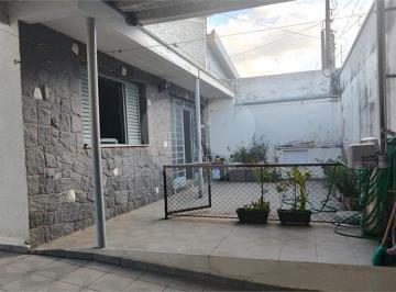 Casa · 248m² · 4 Quartos · Casa com 4 quartos à venda em Jardim do estádio - SP