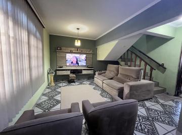 Casa · 214m² · 3 Quartos · 2 Vagas · Apartamento à venda em Jardim Roberto com 214 m², 3 quartos, 2 vagas