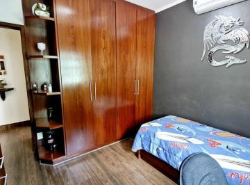 IMG_20260609_185323_000.jpeg · Agradável casa para venda em Vila Mazzei com 3 quartos, sendo 1 suíte, 200m² - ivailz#OM9H1