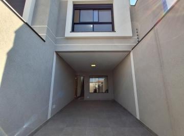 Casa de 3 quartos, São Paulo · Sobrado com 3 quartos à venda na Penha.