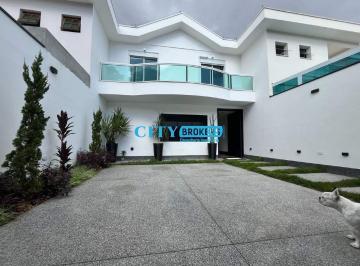 Casa · 260m² · 4 Quartos · 2 Vagas · Maravilhoso sobrado 270m² de Alto padrão com conceito aberto. São 4 suítes 2 vagas Jardim City Guaru