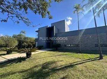 2748e4a0-2a22-4643-9eeb-1ef7305cb312_4_5005_c1753727191957.jpeg · Casa de Alto Padrão à Venda no Condomínio Lago Azul Golfe Clube 4 Suítes, Cinema, Piscina e Lazer C