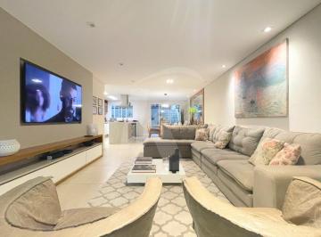 Casa · 240m² · 3 Quartos · 2 Vagas · Sobrado de Alto Padrão em Santa Teresinha 3 Suítes 240m²